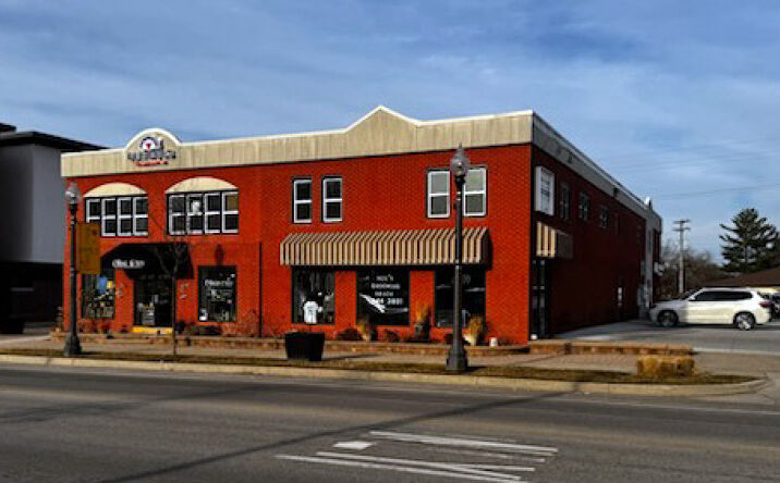 Pictures of Retail, Office property located at 2018 Cedar St, Holt, MI 48842 for lease - image #1