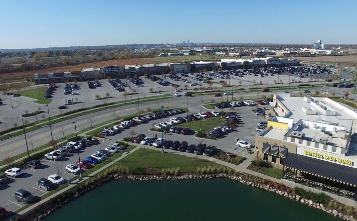 Pictures of Retail property located at I-29 & US 275, Council Bluffs, IA 51501 for lease - image #1