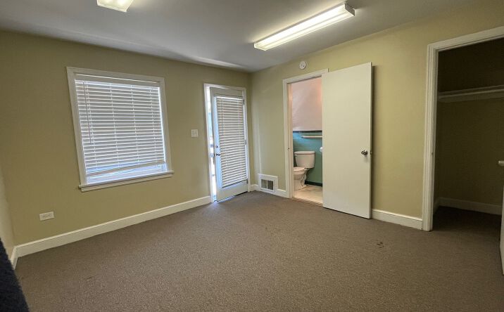Pictures of Retail property located at 7629 Williamson Rd, Hollins, VA 24019 for lease - image #1