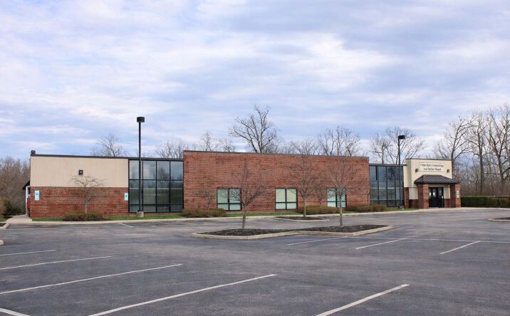 Pictures of Office property located at 1929 Gateway Cir, Grove City, OH 43123 for lease - image #1
