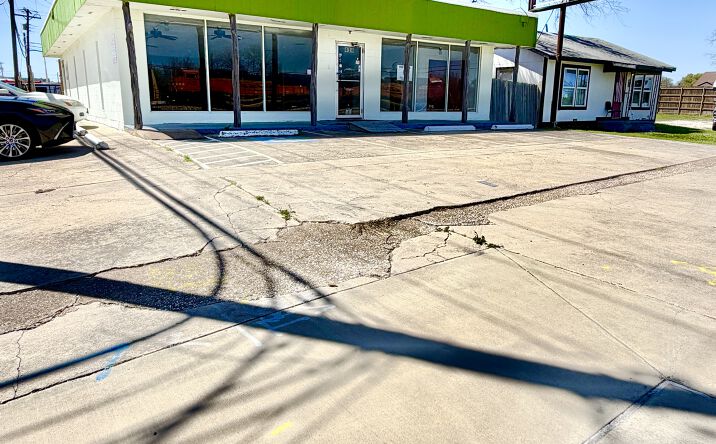 Pictures of Retail, Office, Restaurant property located at 414 E Avenue D, Copperas Cove, TX 76522 for lease - image #1