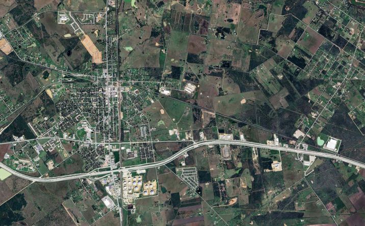 Pictures of Land property located at I-10 (E Hwy 90), Sealy, TX 77474 for lease - image #1