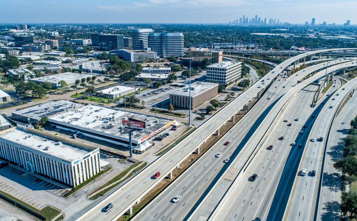 Pictures of Retail property located at 10000 Northwest Fwy, Houston, TX 77092 for lease - image #1