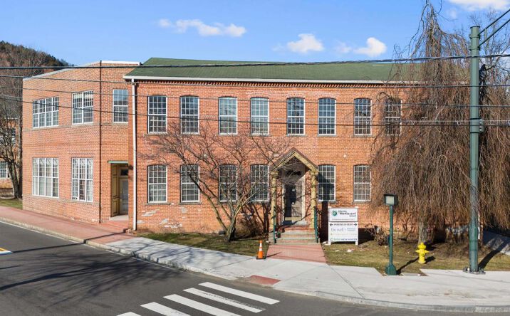 Pictures of Office property located at 495 Blake St, New Haven, CT 06515 for lease - image #1