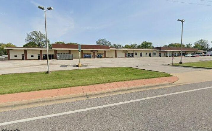 Pictures of Retail property located at 4424, 4430, 4432 &4454 Woodson Rd, St. Louis, MO 63134 for lease - image #1