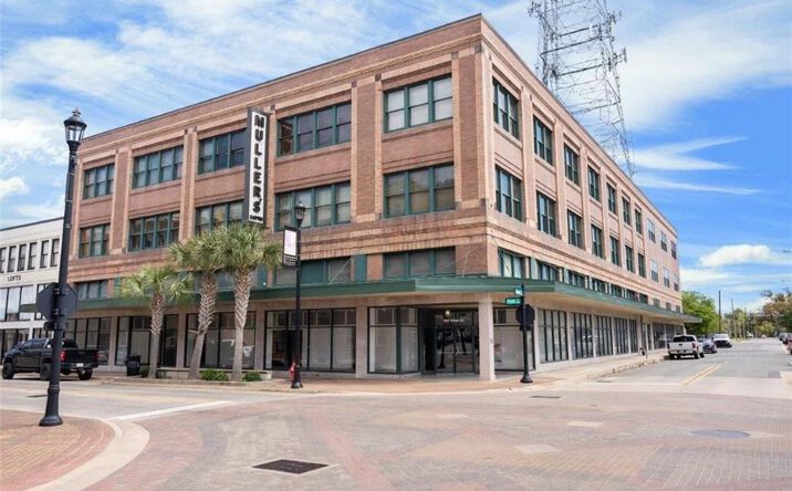 Pictures of Retail, Office, Restaurant property located at 625 Ryan Street, Lake Charles, LA 70601 for lease - image #1