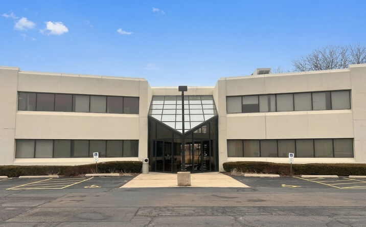 Pictures of Office property located at 651 W Terra Cotta Avenue, Crystal Lake, IL 60014 for lease - image #1