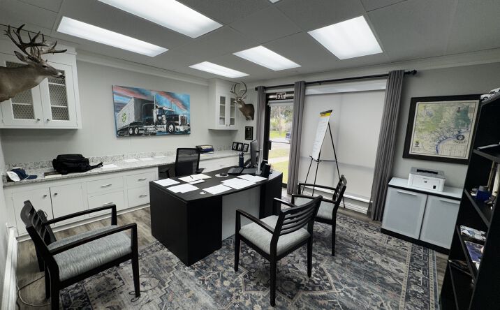 Pictures of Office, Retail property located at 406 W Brin St, Terrell, TX 75160 for lease - image #1