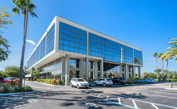 Pictures of Office, Land, Retail property located at 631 Us-1 # 101, North Palm Beach, FL 33408 for lease - image #1