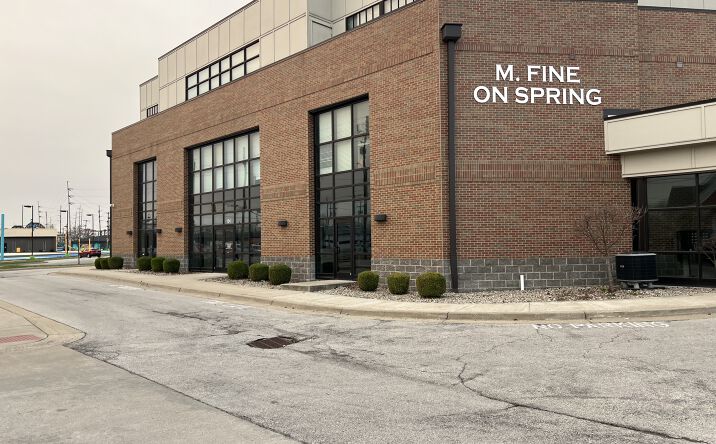 Pictures of Office property located at 835 Spring St, Jeffersonville, IN 47130 for lease - image #1