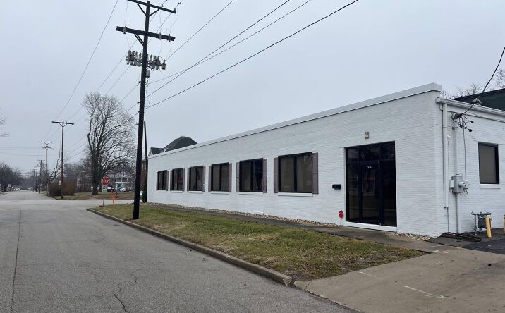 Pictures of Office property located at 526 E Allen St, Springfield, IL 62703 for lease - image #1