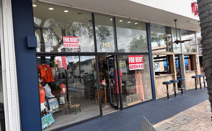 Pictures of Retail, Office, Restaurant property located at 702 Lake Ave, Lake Worth Beach, FL 33460 for lease - image #1