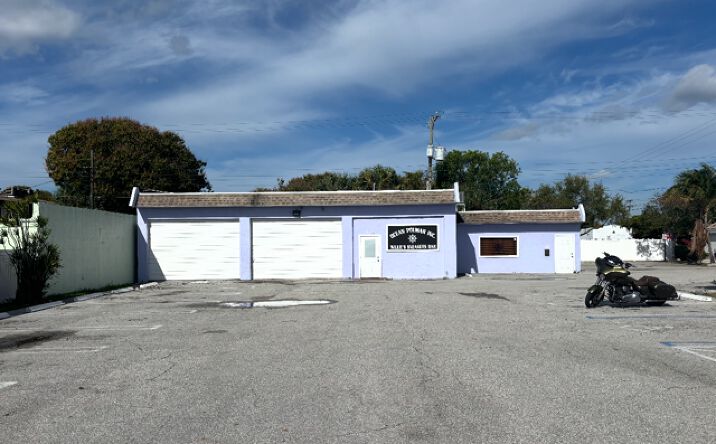 Pictures of Retail, Office, Restaurant property located at 327 N Dixie Hwy, Lake Worth Beach, FL 33460 for lease - image #1