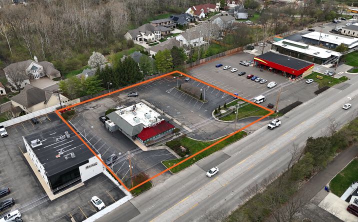 Pictures of Restaurant property located at 2055 Riverside Dr, Upper Arlington, OH 43221 for lease - image #1