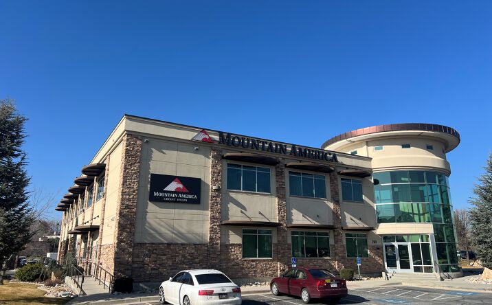 Pictures of Office property located at 753 S Jordan Pkwy W, South Jordan, UT 84095 for lease - image #1