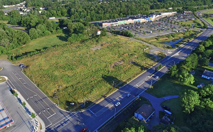 Pictures of Retail, Land property located at 18010 Hollyhock Rd, Hagerstown, MD 21740 for lease - image #1