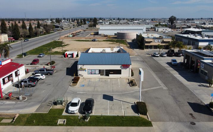 Pictures of Retail, Office property located at 3726 Coffee Rd, Bakersfield, CA 93308 for lease - image #1