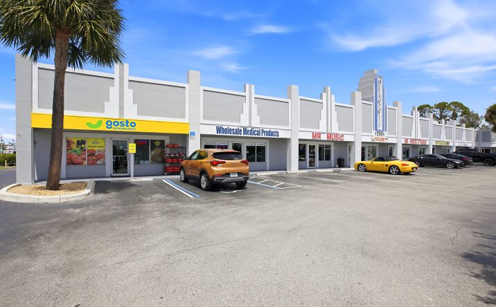Pictures of Retail, Restaurant property located at 12951 Metro Pkwy, Fort Myers, FL 33966 for lease - image #1