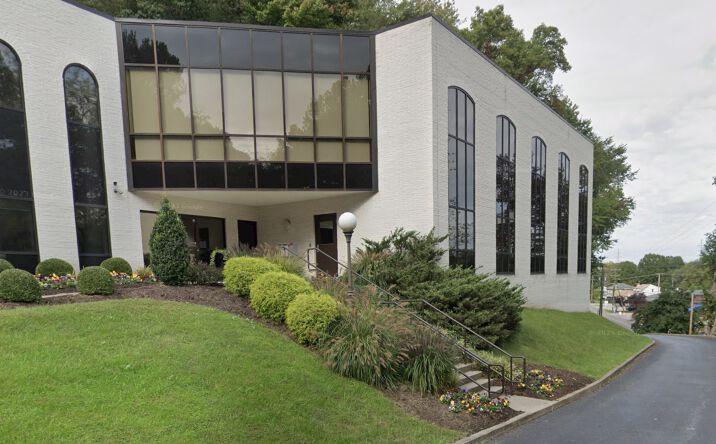 Pictures of Office property located at 3001 Chesterfield Ave, Charleston, WV 25304 for lease - image #1