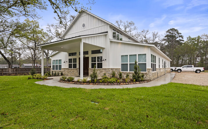 Pictures of Office, Land property located at 19151 Oak Canyon Dr, Conroe, TX 77385 for lease - image #1