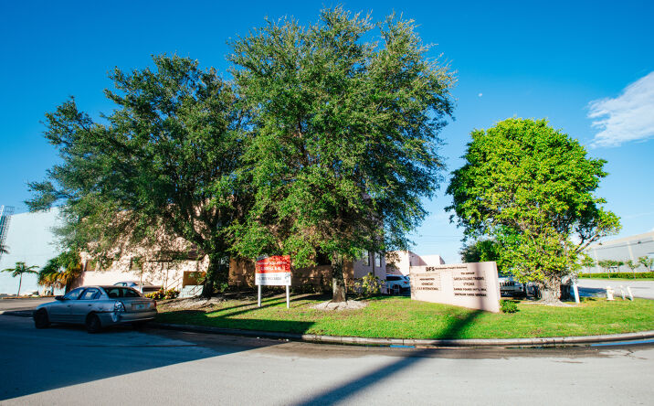 Pictures of Industrial property located at 6750 NW 79th Ave, Miami, FL 33166 for lease - image #1