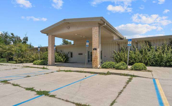 Pictures of Office property located at 230 N Tyndall Pkwy, Panama City, FL 32404 for lease - image #1