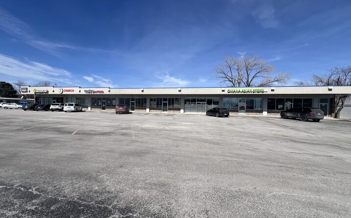 Pictures of Retail property located at 9006 Maple St, Omaha, NE 68134 for lease - image #1