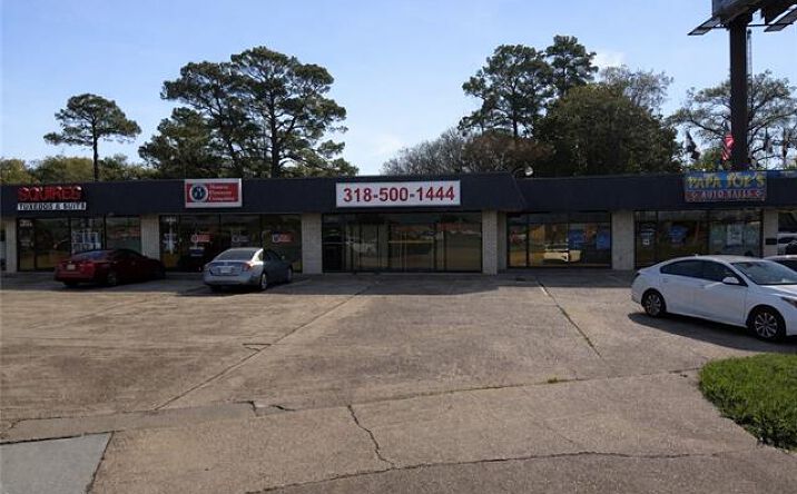 Pictures of Retail property located at 1651 MacArthur Dr, Alexandria, LA 71301 for lease - image #1