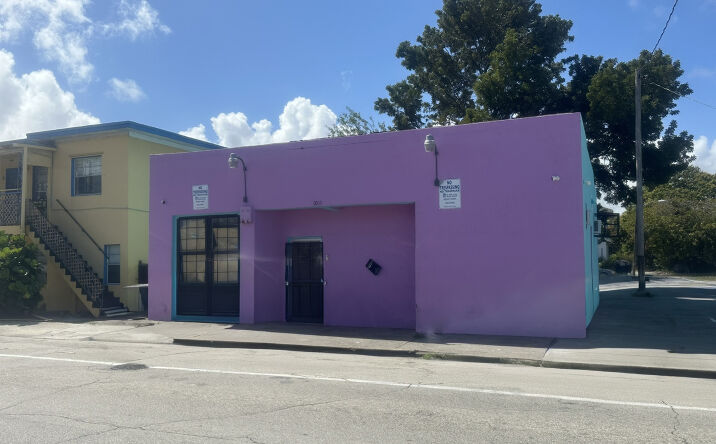 Pictures of Retail, Office property located at 1011 N Tamarind Ave, West Palm Beach, FL 33401 for lease - image #1