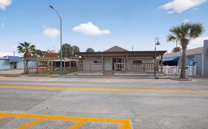 Pictures of Retail, Restaurant, Office property located at 411 Flagler Ave, New Smyrna Beach, FL 32169 for lease - image #1