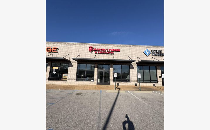 Pictures of Retail, Office property located at 8101 Hacks Cross Rd, Olive Branch, MS 38654 for lease - image #1