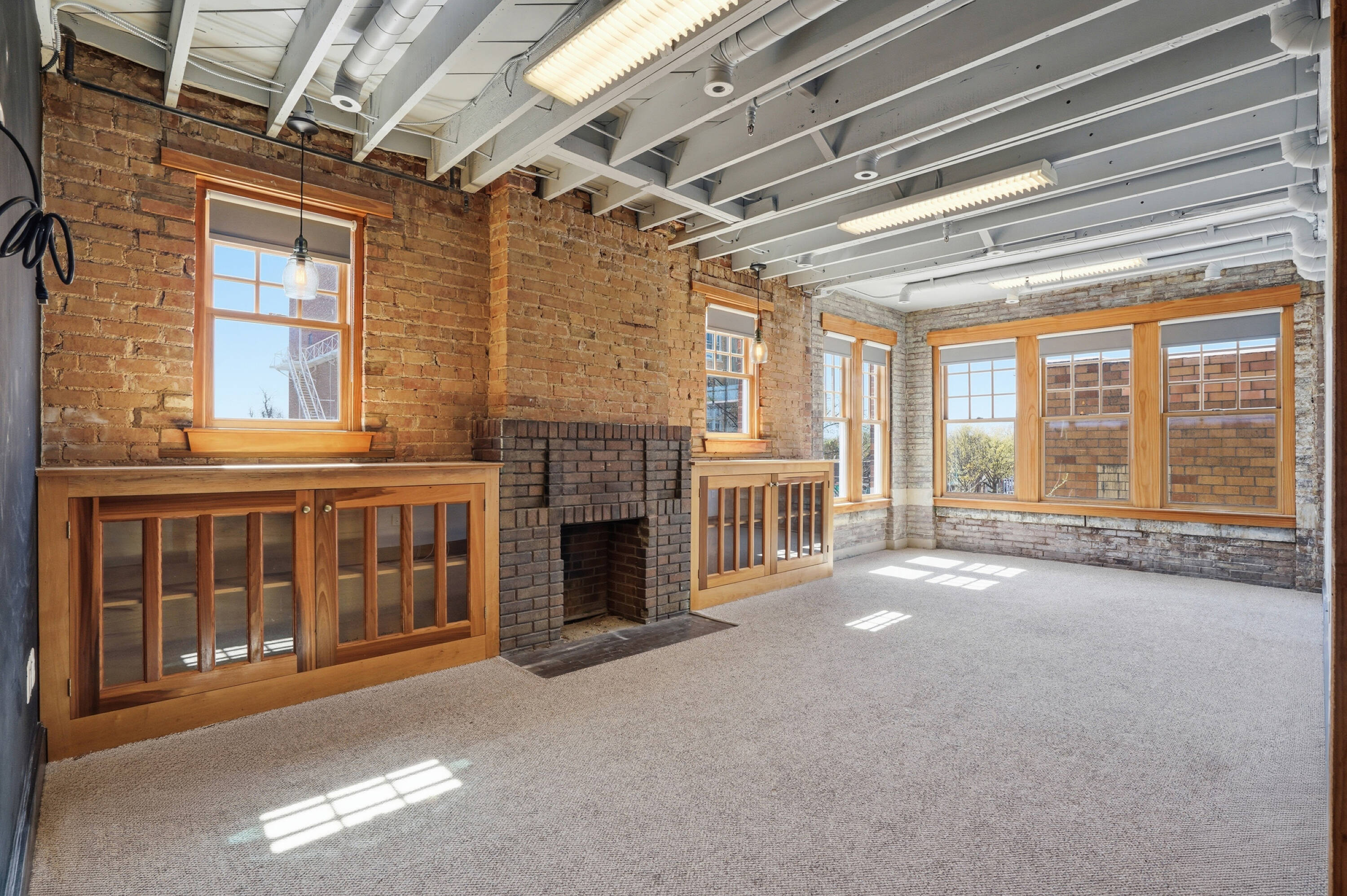 3396990