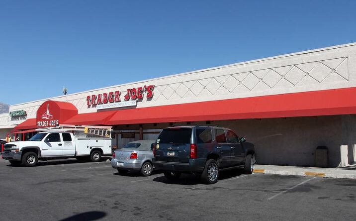 Pictures of Restaurant property located at SEC Grant Rd & Swan Rd, Tucson, AZ 85712 for lease - image #1