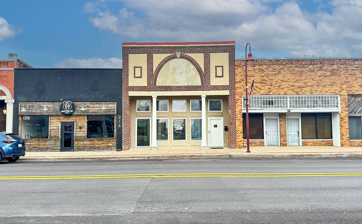 Pictures of Retail, Office property located at 220 E Main St, Gentry, AR 72734 for lease - image #1