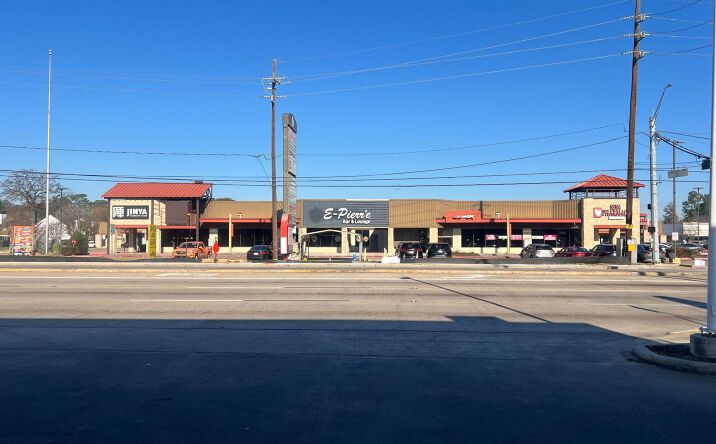 Pictures of Retail property located at 5050 Farm to Market 1960 Rd W, Houston, TX 77069 for lease - image #1