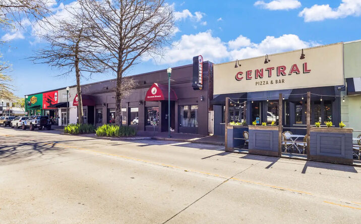 Pictures of Retail property located at 417 Jefferson St, Lafayette, LA 70501 for lease - image #1