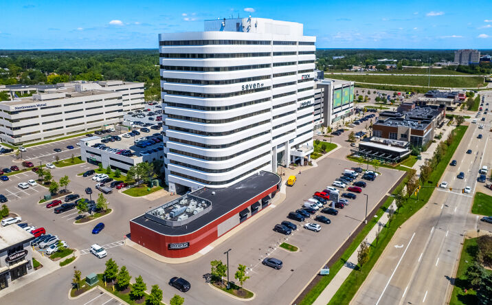 Pictures of Office property located at 888 W Big Beaver Rd, Troy, MI 48084 for lease - image #1