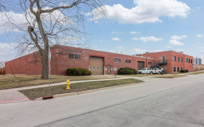 Pictures of Industrial property located at 929 Childs St, Wheaton, IL 60187 for lease - image #1