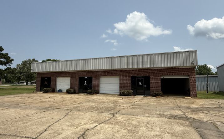 Pictures of Industrial property located at 542 Industrial Dr, Richland, MS 39218 for lease - image #1