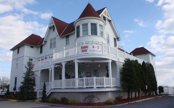 Pictures of Restaurant property located at 800 Bay Ave, Somers Point, NJ 08244 for lease - image #1