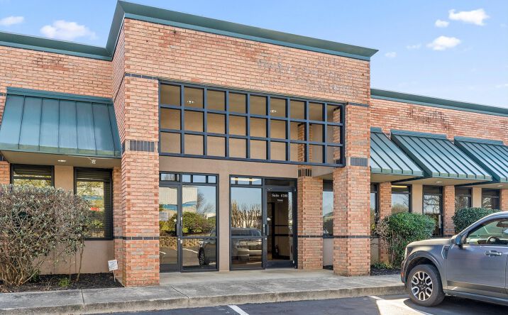 Pictures of Office property located at 6121 Heritage Park Dr, Chattanooga, TN 37416 for lease - image #1