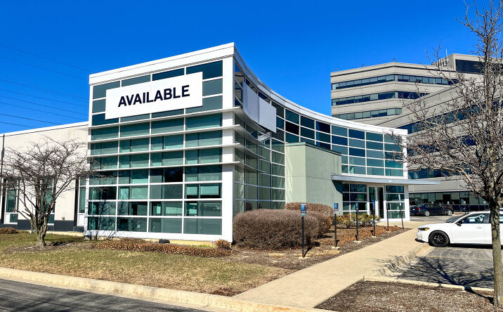 Pictures of Office, Retail property located at 444 Skokie Blvd, Northbrook, IL 60062 for lease - image #1