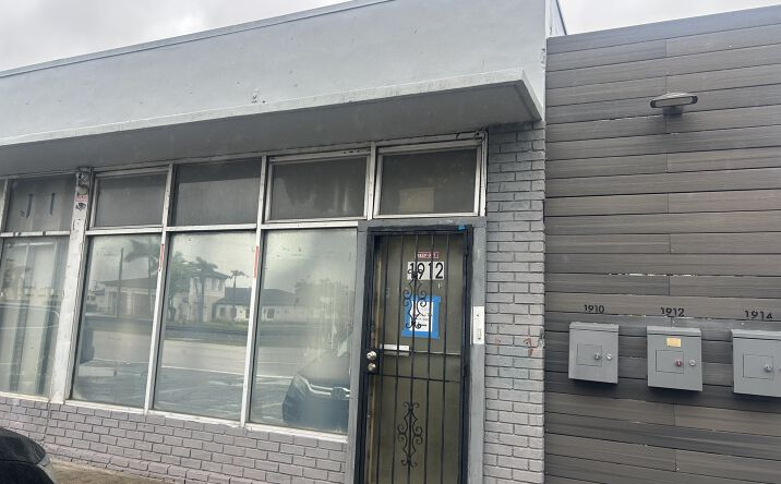 Pictures of Industrial, Office, Retail property located at 1912 N Dixie Hwy, Hollywood, FL 33020 for lease - image #1