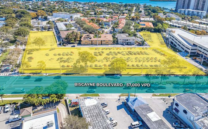 Pictures of Retail property located at 11707-11755 Biscayne Blvd, Miami, FL 33181 for lease - image #1
