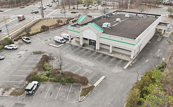 Pictures of Retail property located at 1968 Veterans Memorial Hwy, Islandia, NY 11749 for lease - image #1