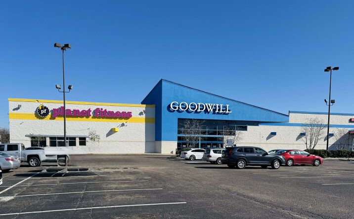 Pictures of Retail property located at 7110 Winchester Road, Memphis, TN 38125 for lease - image #1