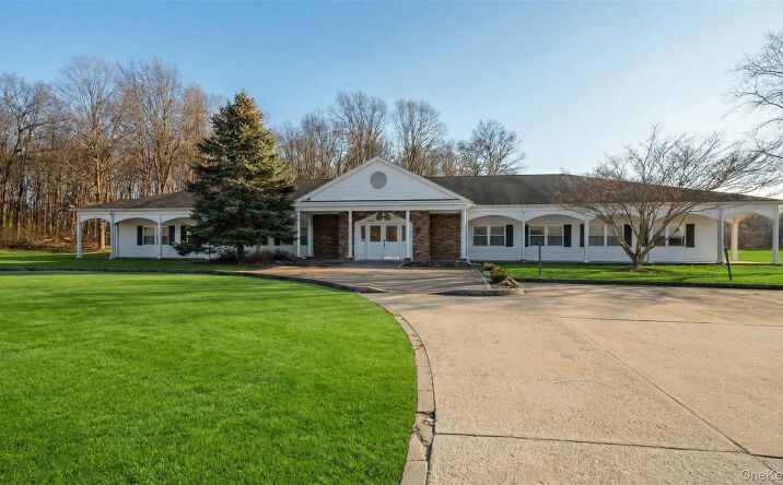 Pictures of Office property located at 2331 State Route 17K, Montgomery, NY 12549 for lease - image #1