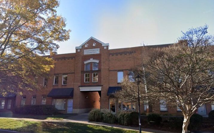 Pictures of Office property located at 211 W Matthews St, Matthews, NC 28105 for lease - image #1
