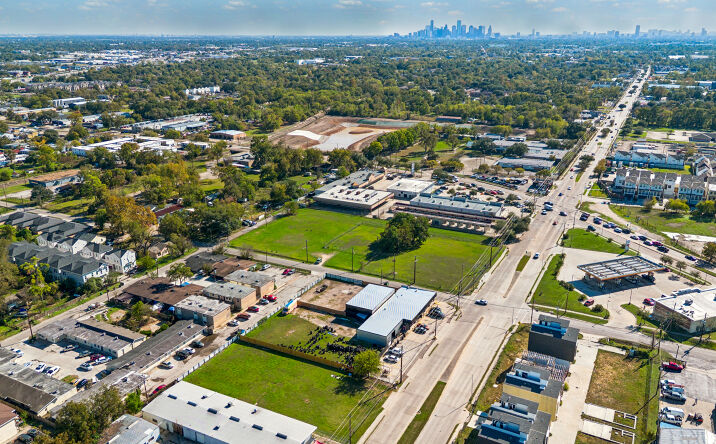 Pictures of Retail, Industrial, Special Purpose property located at 5600 Yale St, Houston, TX 77076 for lease - image #1