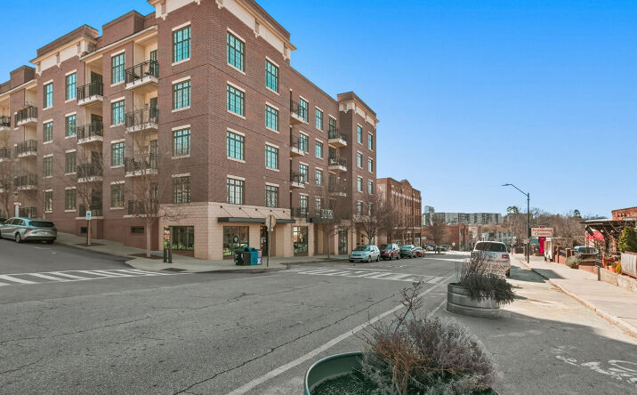 Pictures of Retail, Office property located at 150 Coxe Ave, Asheville, NC 28801 for lease - image #1